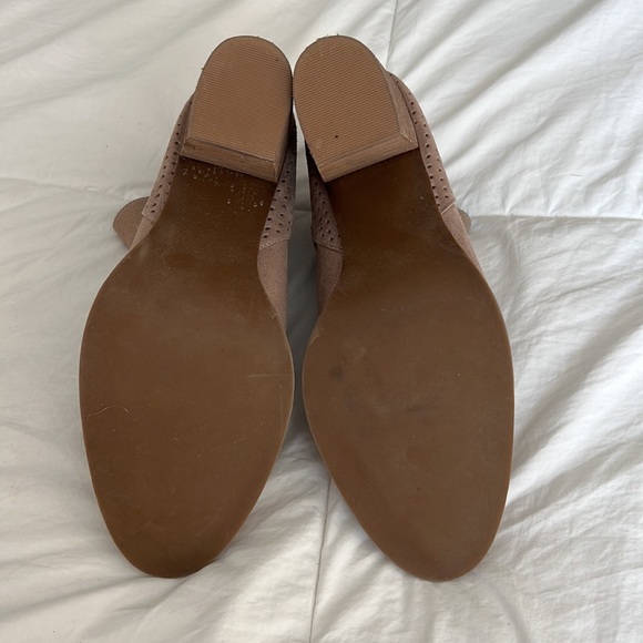 Steve Madden Shepp Beige Block Heel Perforated Ankle Boots - Picture 7 of 7